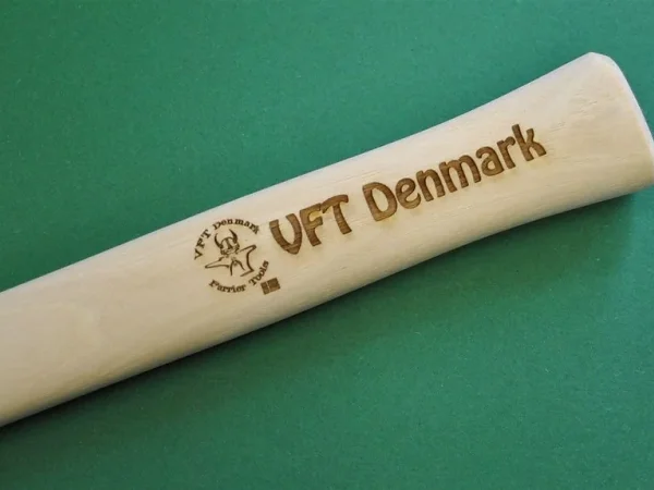 Hammerskaft med firmalogo